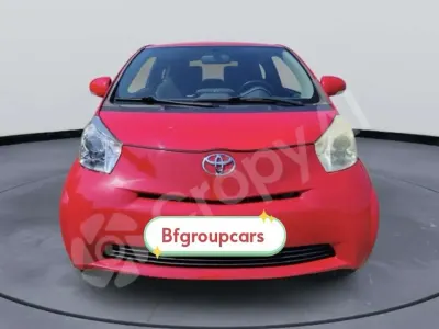 Usata Toyota iQ Sol 68 CV (50 kW) 2009 Rossa Utilitaria