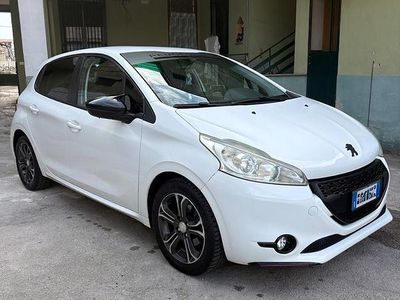 Usata Peugeot 208 68 CV (50 kW) 2014 Utilitaria