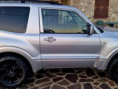 Usata Mitsubishi Pajero 160 CV (117 kW) 2006 Grigio SUV