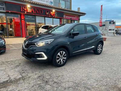 Usado Renault Captur Zen 90 CV (66 kW) 2018 Gris SUV