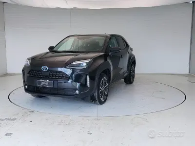Usata Toyota Yaris Cross Lounge 116 CV (85 kW) 2022 Grigio SUV
