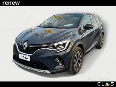 Usata Renault Captur Techno 101 CV (74 kW) 2023 Blu scuro SUV