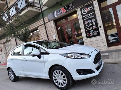 Usata Ford Fiesta Business Edition 75 CV (55 kW) 2016 Bianco Berlina