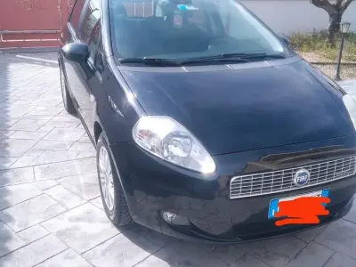 Usata Fiat Grande Punto 90 CV (66 kW) 2007 Nero Utilitaria