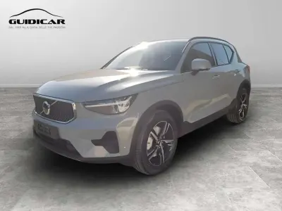 Nuova Volvo XC40 Core 163 CV (119 kW) 2026 Vapour grey SUV
