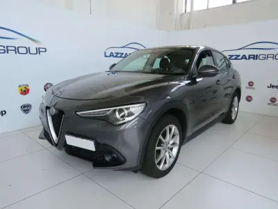Usata Alfa Romeo Stelvio Executive 209 CV (153 kW) 2018 Grigio scuro SUV
