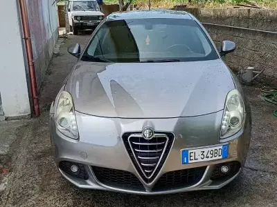 Second-hand Alfa Romeo Giulietta 105 CP (77 kW) 2011 Gri Hatchback