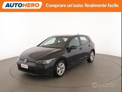 Usata VW Golf VIII Life 116 CV (85 kW) 2023 Grigio Berlina