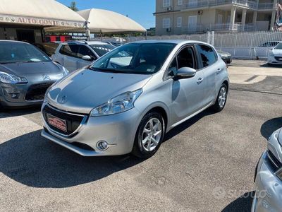 usata Peugeot 208 1.2 VTi 82 CV 5 porte Active