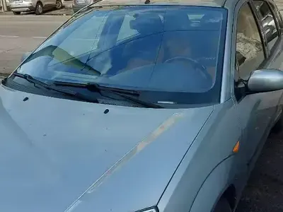Usata Ford Focus 100 CV (73 kW) 2004 Grigio Berlina