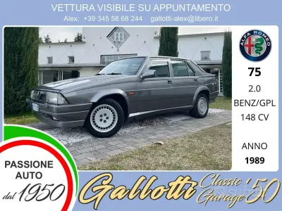 Usata Alfa Romeo 75 148 CV (108 kW) 1989 Grigio Berlina