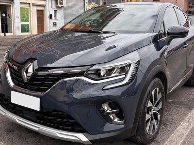 Usata Renault Captur Techno 101 CV (74 kW) 2024 Blu/azzurro SUV