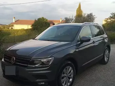Usata VW Tiguan Business 150 CV (110 kW) 2017 Grigio SUV