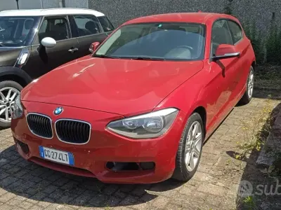 Usata BMW 114 Sport Line 102 CV (75 kW) 2012 Rosso Utilitaria
