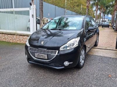 Usata Peugeot 208 Allure 68 CV (50 kW) 2013 Nero Utilitaria