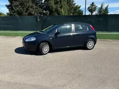 Usata Fiat Grande Punto Active 77 CV (56 kW) 2009 Blu Utilitaria