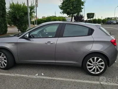 Usata Alfa Romeo Giulietta 109 CV (80 kW) 2017 Grigio Utilitaria