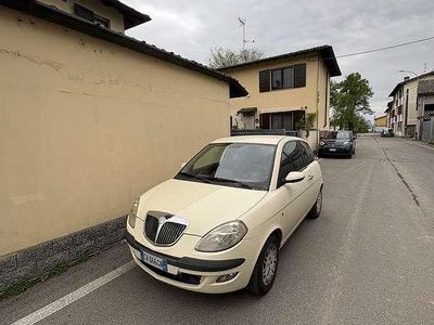 Usata Lancia Ypsilon 69 CV (50 kW) 2005 Giallo Utilitaria