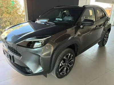 Nuova Toyota Yaris Cross Trend 92 CV (67 kW) 2026 Dark grey SUV