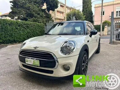 Usata Mini Cooper D 116 CV (85 kW) 2016 Beige Utilitaria