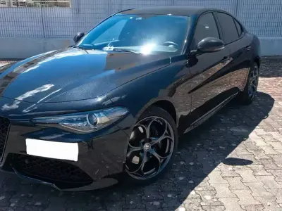 Usata Alfa Romeo Giulia Estrema 211 CV (155 kW) 2023 Nero Berlina