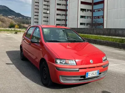 Usata Fiat Punto 60 CV (44 kW) 2002 Rosso Utilitaria
