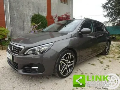 Usata Peugeot 308 GT-line 131 CV (96 kW) 2019 Grigio Berlina