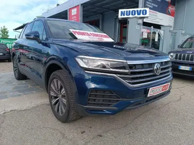 Usata VW Touareg Style 231 CV (169 kW) 2020 Blu shade SUV