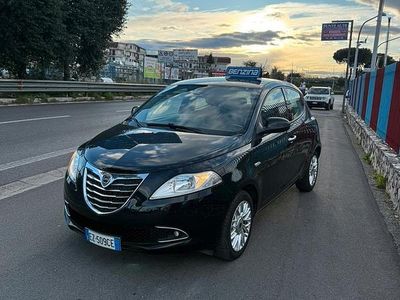 Usata Lancia Ypsilon 69 CV (50 kW) 2015 Nero Utilitaria