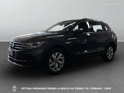 Usata VW Tiguan Elegance 150 CV (110 kW) 2023 Dolphin grey metallizzato SUV