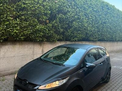 Usata Ford Fiesta 82 CV (60 kW) 2009 Blu Berlina