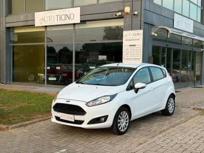 Usata Ford Fiesta 80 CV (58 kW) 2017 Bianco Utilitaria