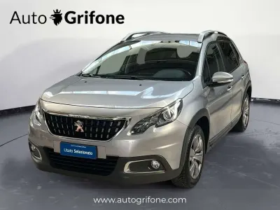 Usata Peugeot 2008 Allure 110 CV (80 kW) 2019 Argento SUV
