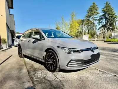 Usata VW Golf VIII 116 CV (85 kW) 2021 Grigio Berlina