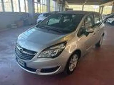 Usata Opel Meriva S 95 CV (69 kW) 2017 Argento Monovolume