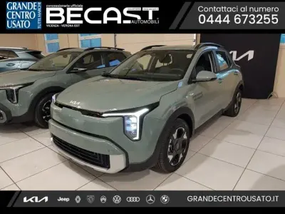 Nuova Kia Stonic Urban 101 CV (74 kW) 2026 Verde pastello SUV