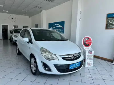 Usata Opel Corsa 86 CV (63 kW) 2012 Bianco Utilitaria