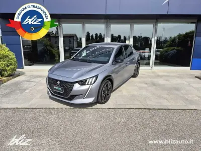 Usata Peugeot 208 GT 101 CV (74 kW) 2023 Grigio Utilitaria