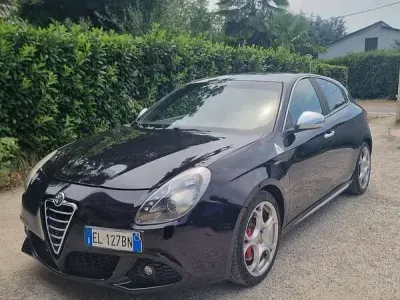 Usata Alfa Romeo Giulietta Quadrifoglio Verde 235 CV (172 kW) 2011 Utilitaria
