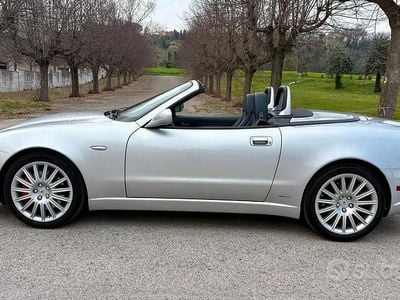 Begagnad Maserati Spyder 390 HK (286 kW) 2003 Grå Cab