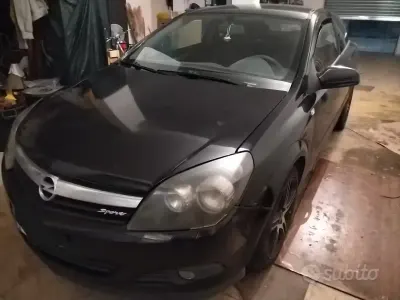 Usata Opel Astra GTC 136 CV (100 kW) 2006 Coupé