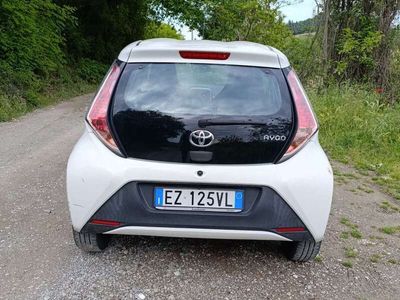 usata Toyota Aygo Aygo 1.0 VVT-i 69 CV 5 porte x-cool MMT