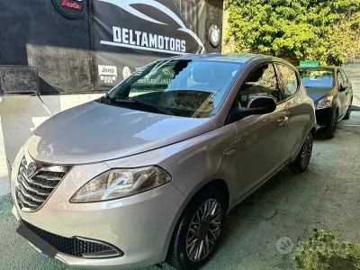 Usata Lancia Ypsilon 69 CV (50 kW) 2013 Grigio Utilitaria