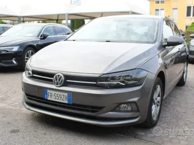 Usata VW Polo Comfortline 95 CV (69 kW) 2018 Grigio Utilitaria