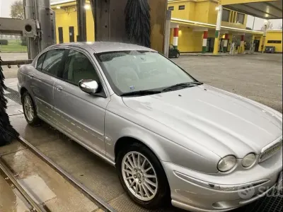 Usata Jaguar X-type 155 CV (114 kW) 2006 Grigio Utilitaria