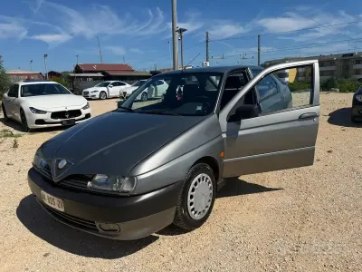 Usata Alfa Romeo 146 150 CV (110 kW) 1998 Grigio Utilitaria