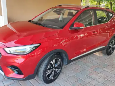 Usata MG ZS 106 CV (77 kW) 2025 Rosso SUV