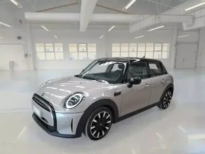 Usata Mini Cooper Business 135 CV (99 kW) 2023 Utilitaria