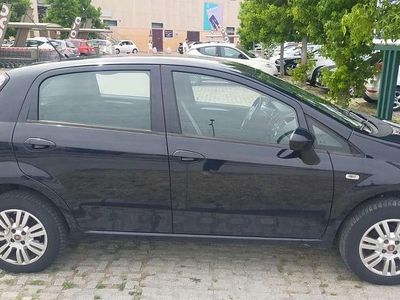 Blu/azzurro Usata 2015 Fiat Grande Punto Utilitaria | 5500 € (Cara)