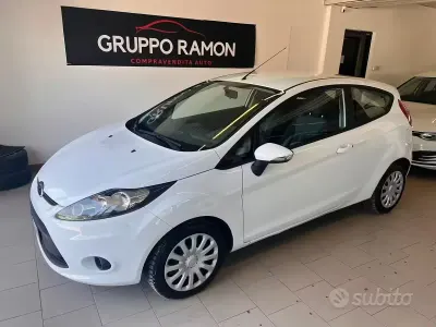 Begagnad Ford Fiesta 68 HK (50 kW) 2009 Vit Sedan